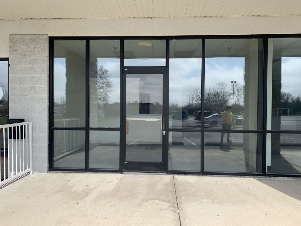 Blackiston Mill Shopping Center: 1418, 1420 Blackiston Mill Road, Clarksville, IN 47129